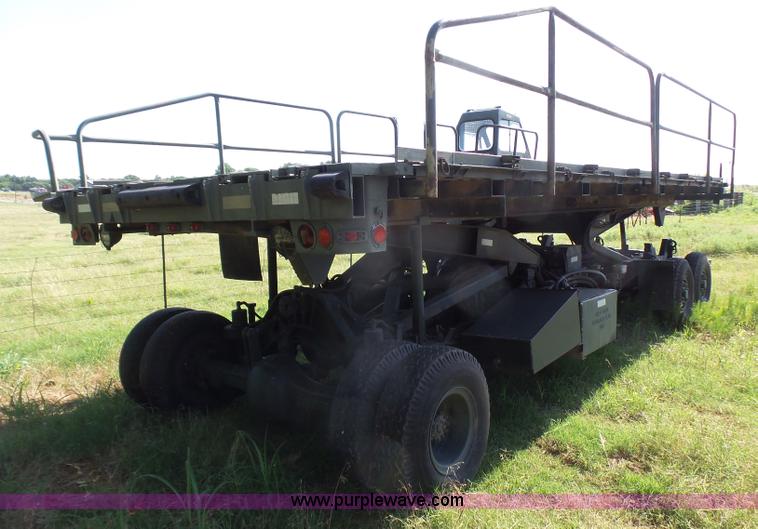 image for item L1544 Emerson AS-32-H-SA hydraulic cargo lift