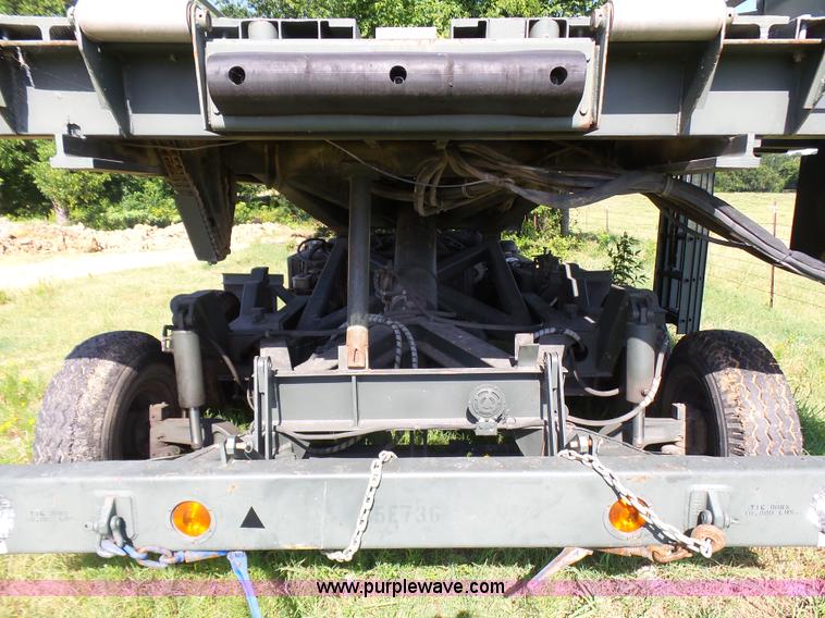 image for item L1544 Emerson AS-32-H-SA hydraulic cargo lift