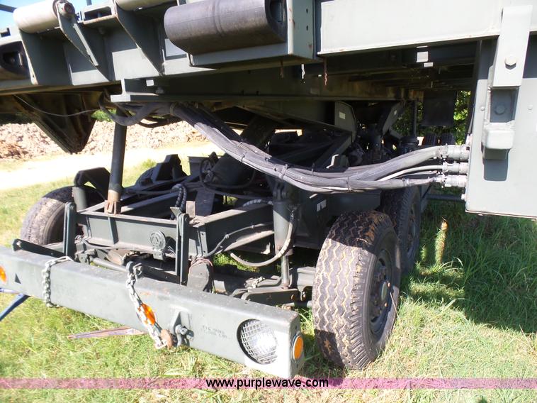 image for item L1544 Emerson AS-32-H-SA hydraulic cargo lift