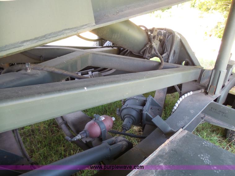 image for item L1544 Emerson AS-32-H-SA hydraulic cargo lift