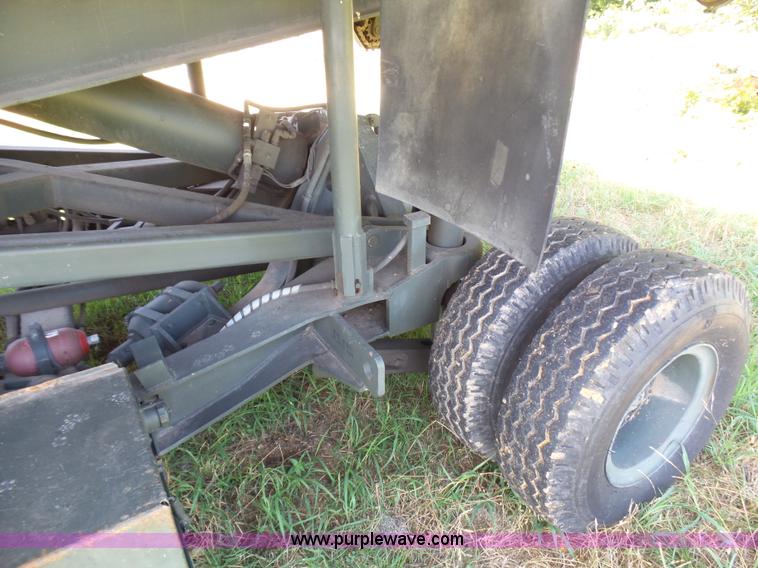 image for item L1544 Emerson AS-32-H-SA hydraulic cargo lift