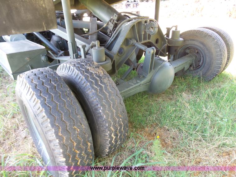 image for item L1544 Emerson AS-32-H-SA hydraulic cargo lift