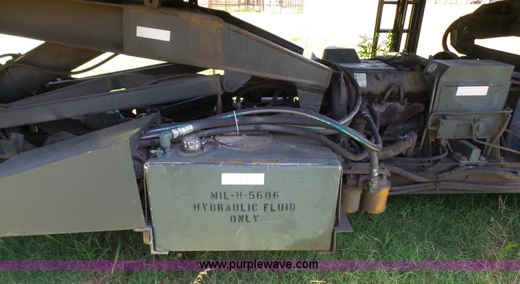 image for item L1544 Emerson AS-32-H-SA hydraulic cargo lift