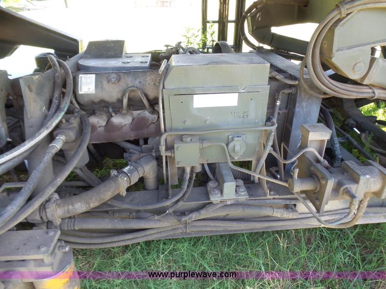 image for item L1544 Emerson AS-32-H-SA hydraulic cargo lift