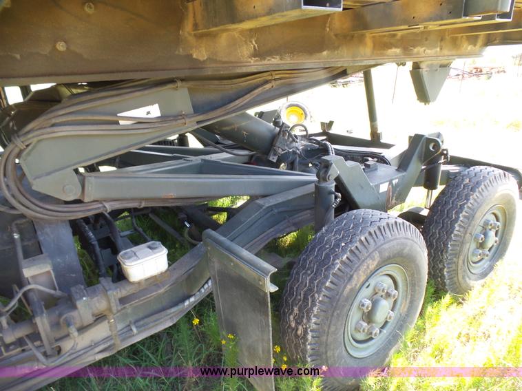 image for item L1544 Emerson AS-32-H-SA hydraulic cargo lift