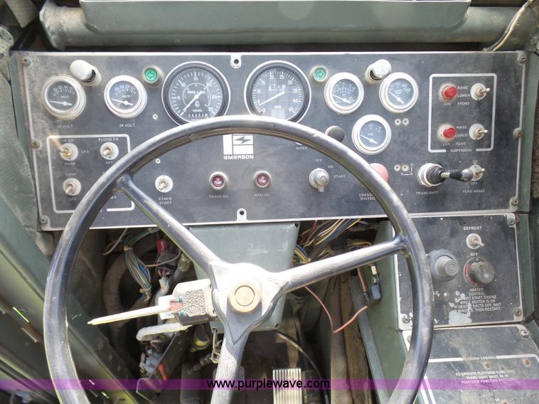 image for item L1544 Emerson AS-32-H-SA hydraulic cargo lift