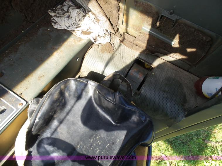 image for item L1544 Emerson AS-32-H-SA hydraulic cargo lift