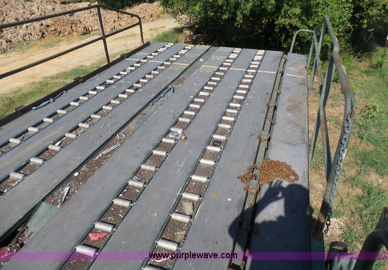 image for item L1544 Emerson AS-32-H-SA hydraulic cargo lift