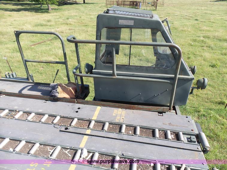 image for item L1544 Emerson AS-32-H-SA hydraulic cargo lift