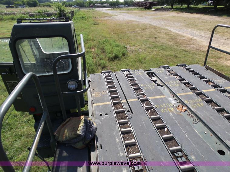 image for item L1544 Emerson AS-32-H-SA hydraulic cargo lift