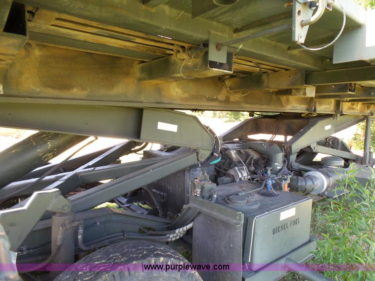 image for item L1544 Emerson AS-32-H-SA hydraulic cargo lift