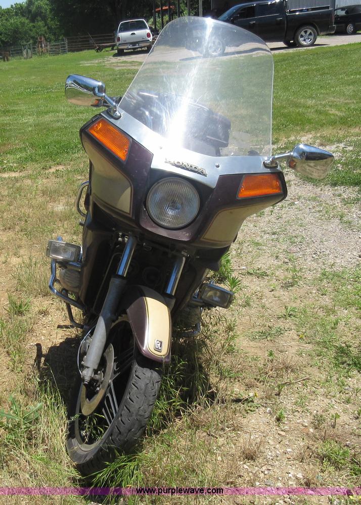 image for item L2814 1981 Honda GL1100 motorcycle