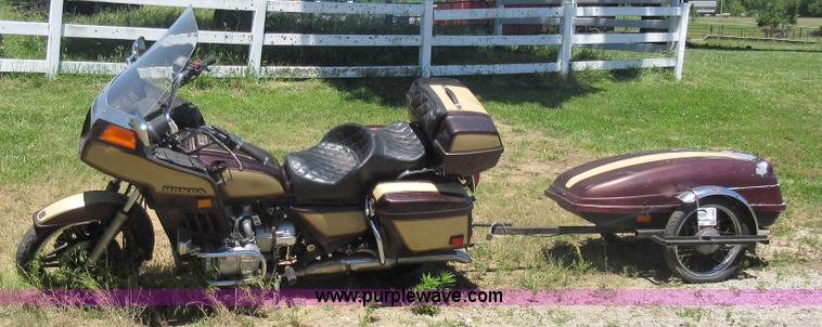 image for item L2814 1981 Honda GL1100 motorcycle