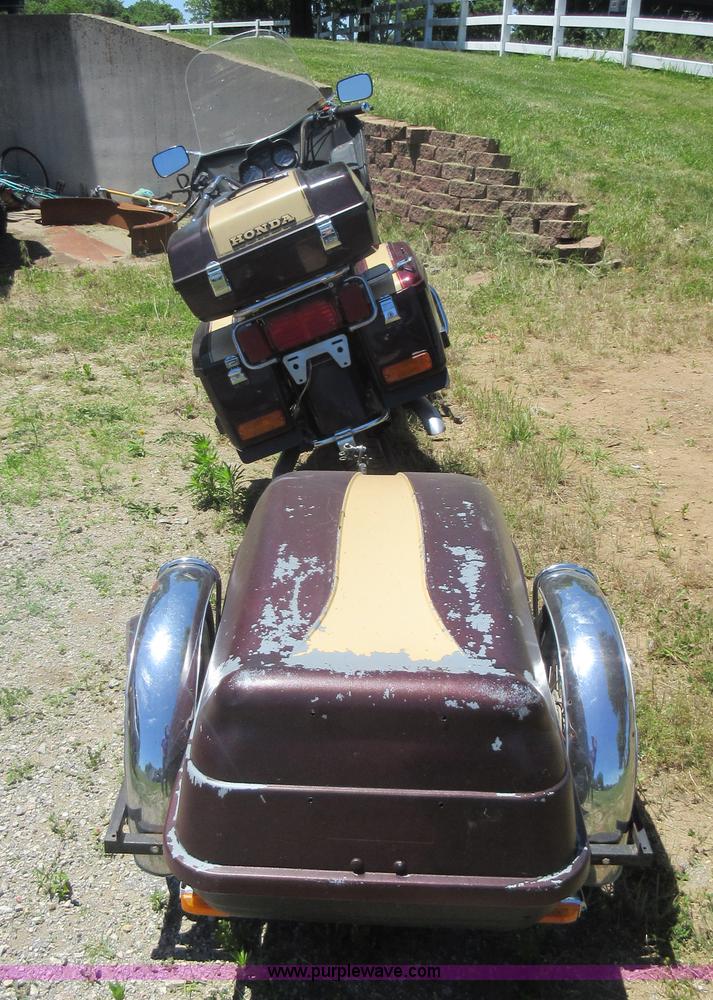 image for item L2814 1981 Honda GL1100 motorcycle