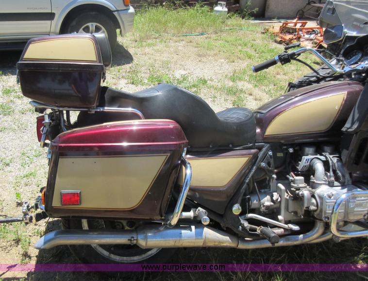 image for item L2814 1981 Honda GL1100 motorcycle