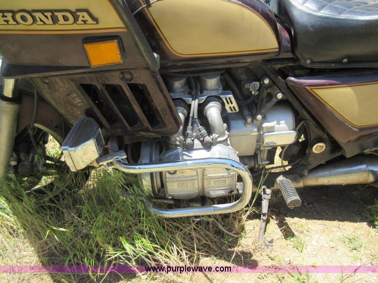 image for item L2814 1981 Honda GL1100 motorcycle