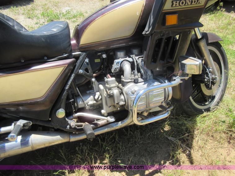 image for item L2814 1981 Honda GL1100 motorcycle