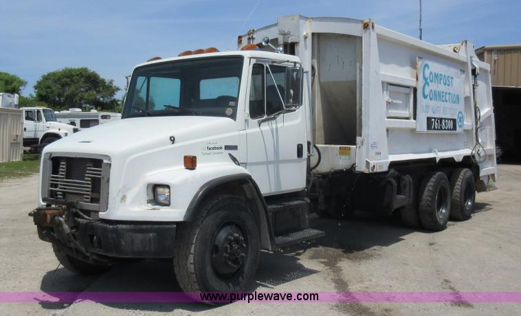 image for item L2824 1997 Freightliner FL80 refuse truck