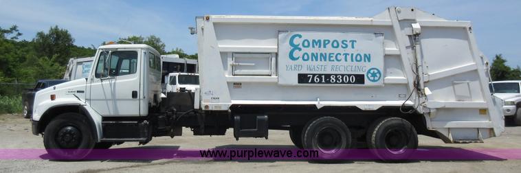 image for item L2824 1997 Freightliner FL80 refuse truck