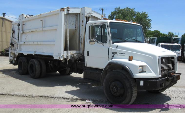 image for item L2824 1997 Freightliner FL80 refuse truck