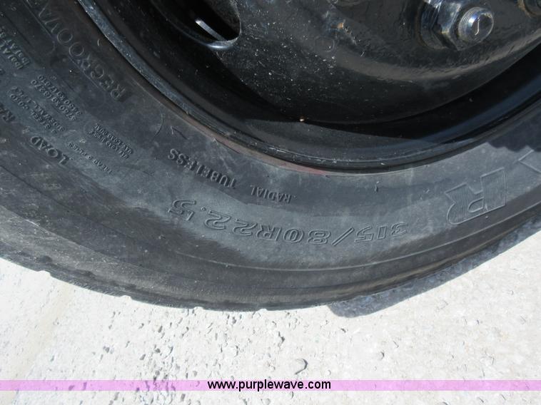 image for item L2824 1997 Freightliner FL80 refuse truck