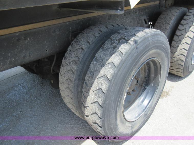 image for item L2824 1997 Freightliner FL80 refuse truck