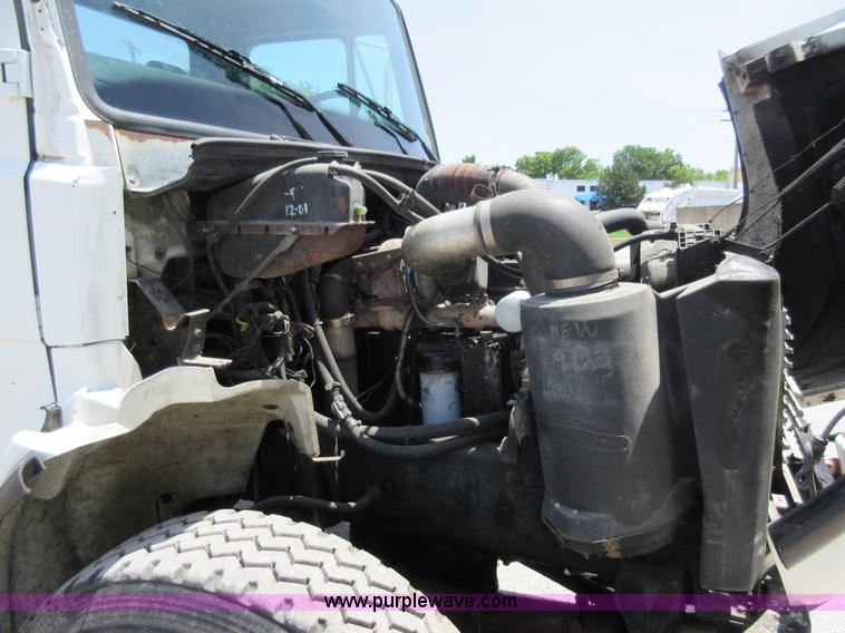 image for item L2824 1997 Freightliner FL80 refuse truck