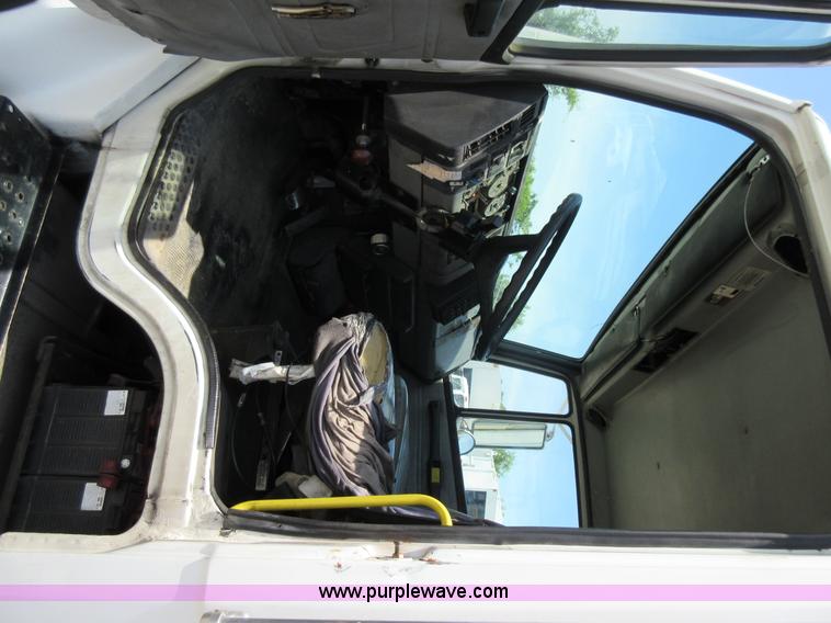 image for item L2824 1997 Freightliner FL80 refuse truck