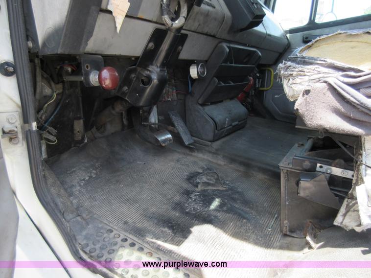 image for item L2824 1997 Freightliner FL80 refuse truck