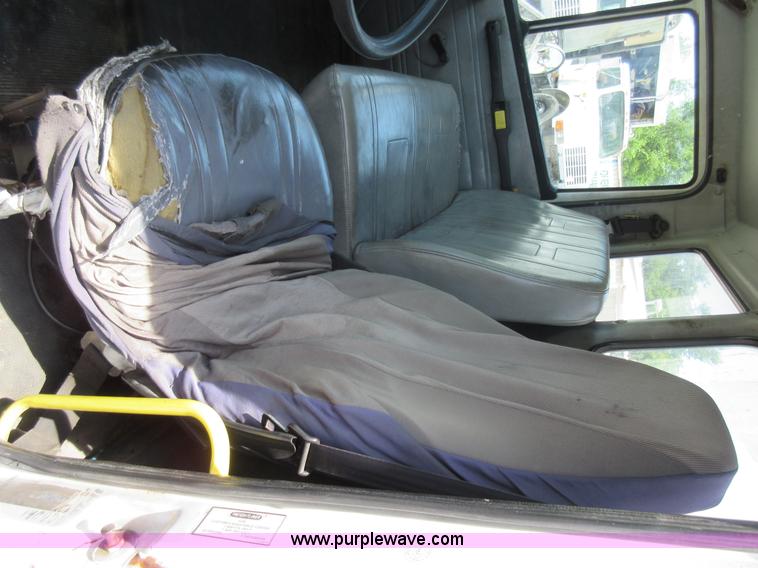 image for item L2824 1997 Freightliner FL80 refuse truck