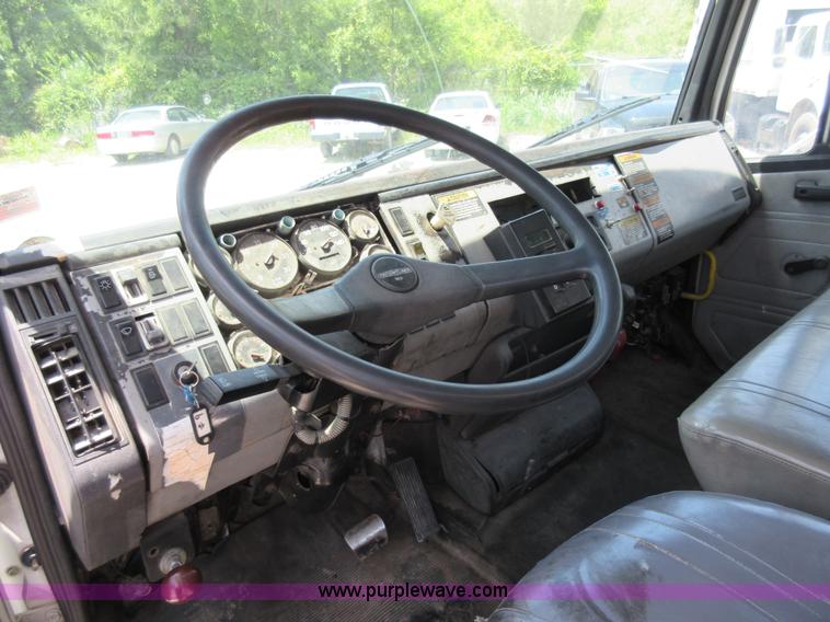 image for item L2824 1997 Freightliner FL80 refuse truck