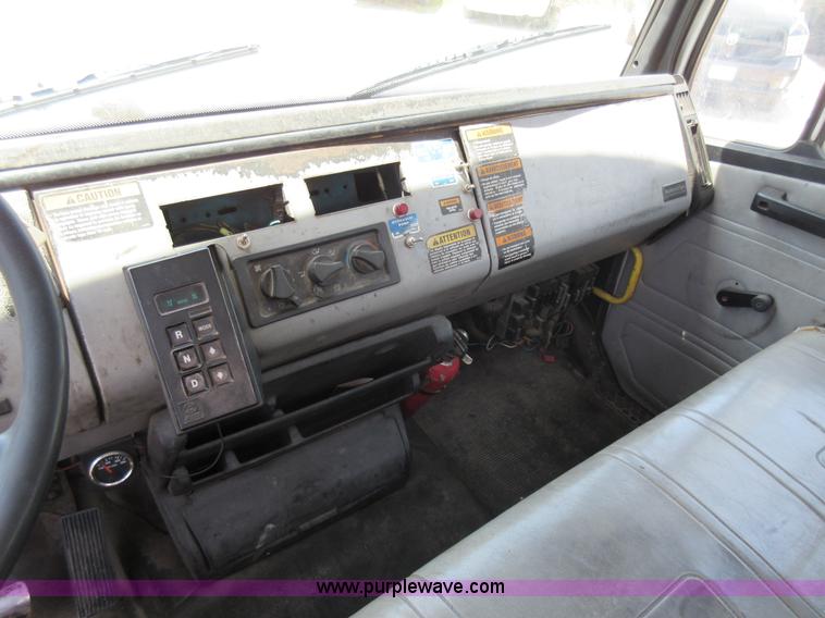 image for item L2824 1997 Freightliner FL80 refuse truck