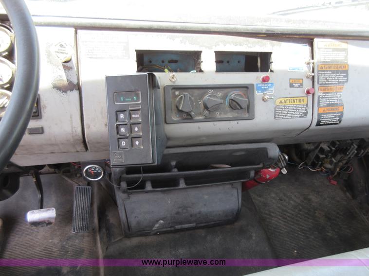 image for item L2824 1997 Freightliner FL80 refuse truck