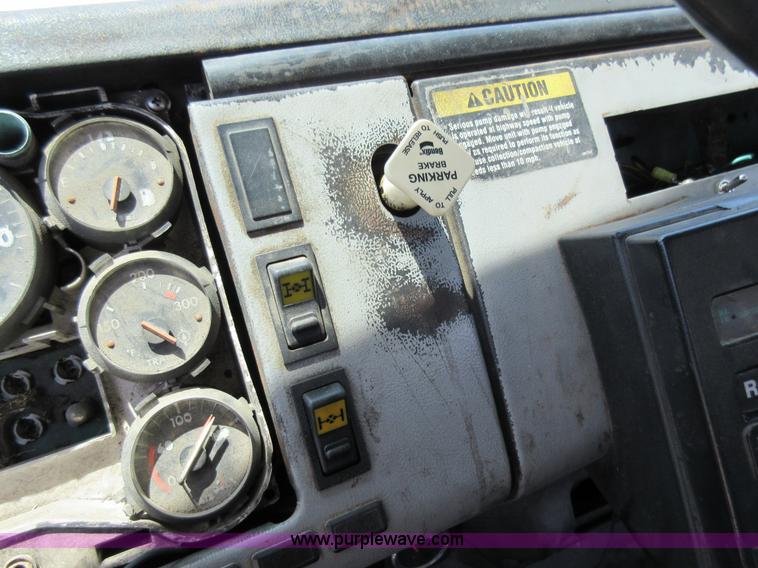 image for item L2824 1997 Freightliner FL80 refuse truck