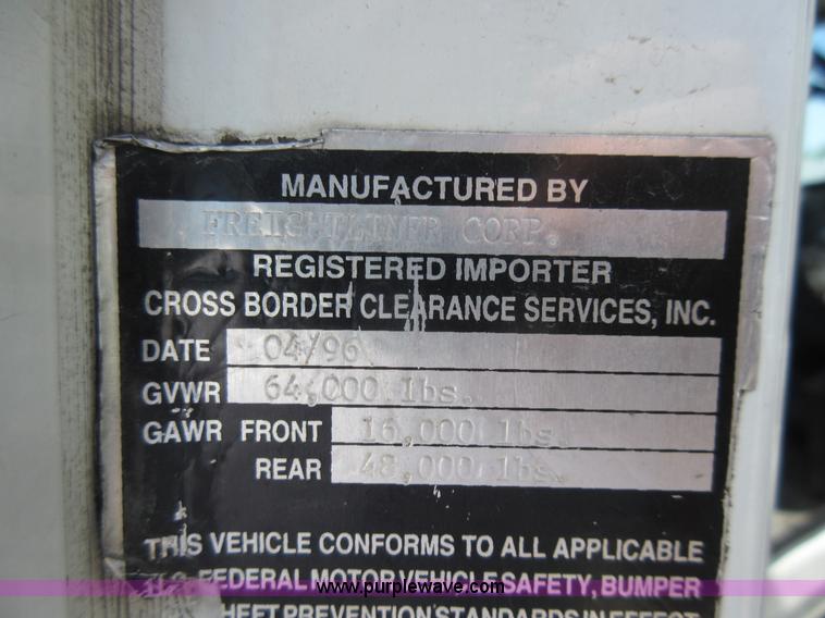 image for item L2824 1997 Freightliner FL80 refuse truck