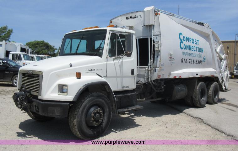image for item L2825 1997 Freightliner FL80 refuse truck