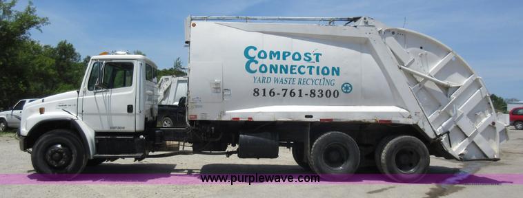 image for item L2825 1997 Freightliner FL80 refuse truck