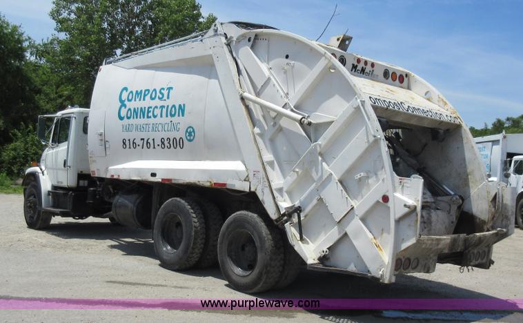 image for item L2825 1997 Freightliner FL80 refuse truck