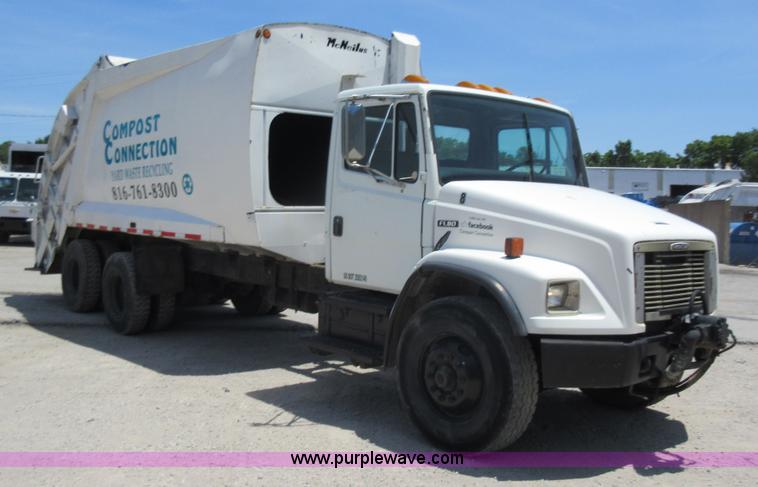 image for item L2825 1997 Freightliner FL80 refuse truck