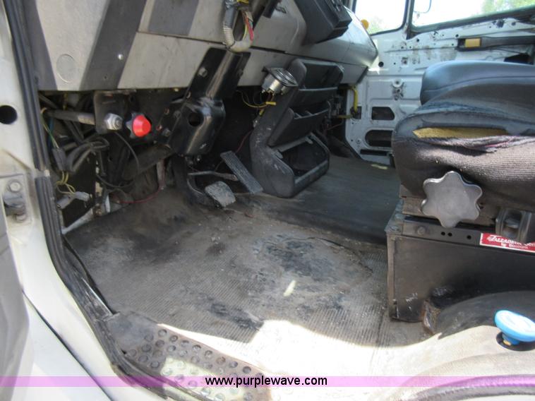 image for item L2825 1997 Freightliner FL80 refuse truck