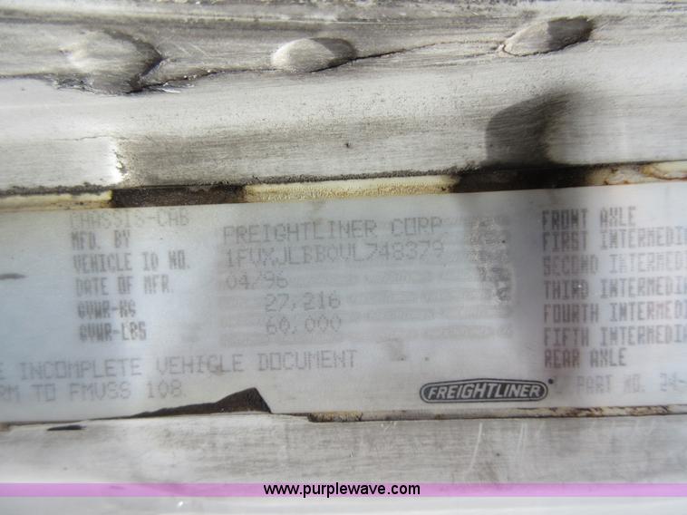 image for item L2825 1997 Freightliner FL80 refuse truck