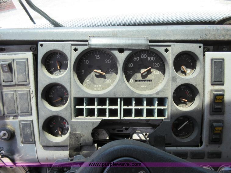 image for item L2825 1997 Freightliner FL80 refuse truck