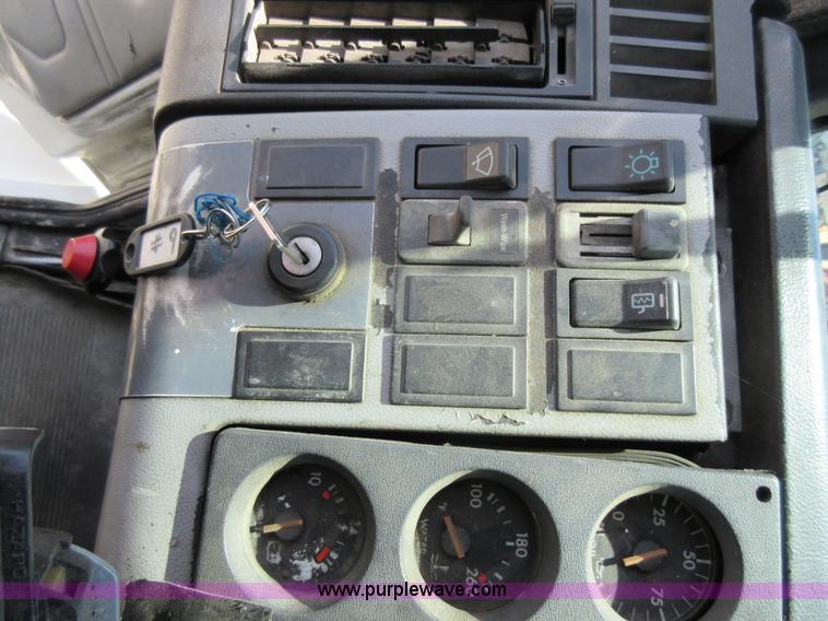 image for item L2825 1997 Freightliner FL80 refuse truck