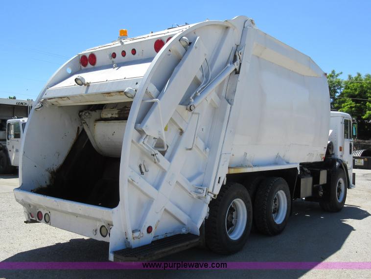image for item L2826 1996 Peterbilt 320 refuse truck