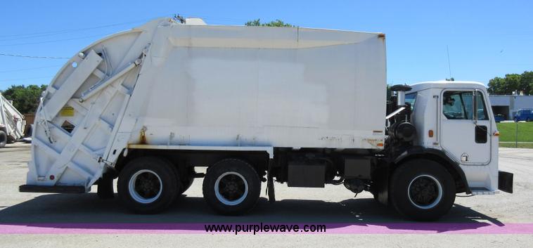 image for item L2826 1996 Peterbilt 320 refuse truck