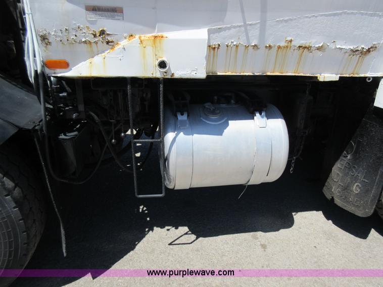 image for item L2826 1996 Peterbilt 320 refuse truck