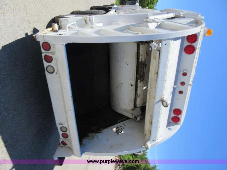 image for item L2826 1996 Peterbilt 320 refuse truck