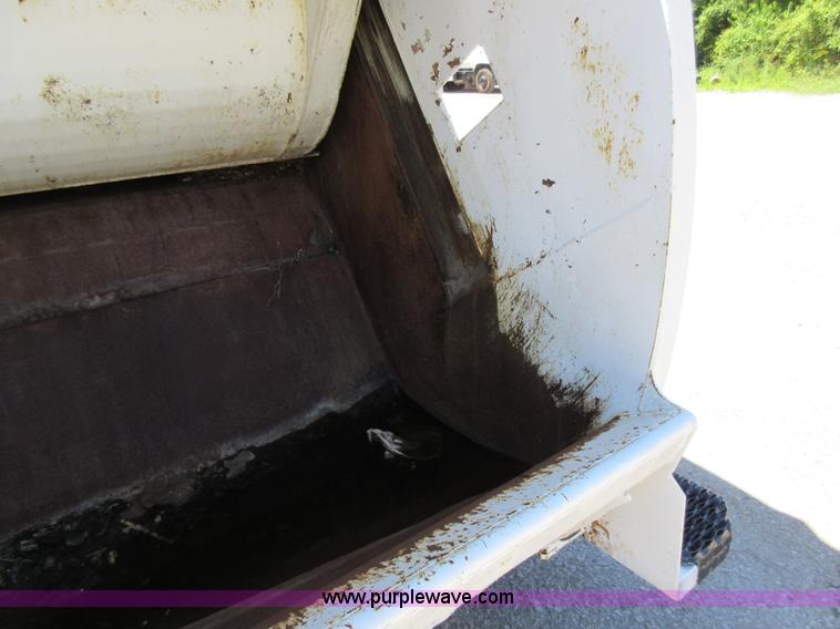 image for item L2826 1996 Peterbilt 320 refuse truck