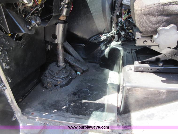 image for item L2826 1996 Peterbilt 320 refuse truck