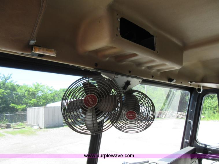 image for item L2826 1996 Peterbilt 320 refuse truck